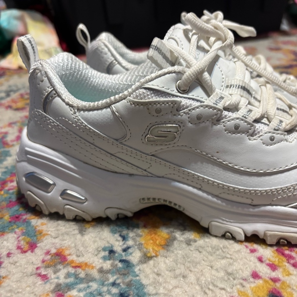 Skechers D’Lites Women's White and Gray Sneakers - Picture 4 of 8